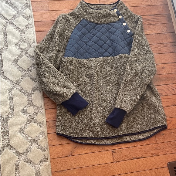 Cozy Sherpa Pullover with Quilted Detail - Picture 1 of 1